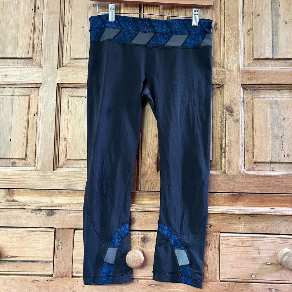 Lululemon 6 Cropped Capri Leggings Black Blue  Athletic Gym Zippered Pocket Mesh